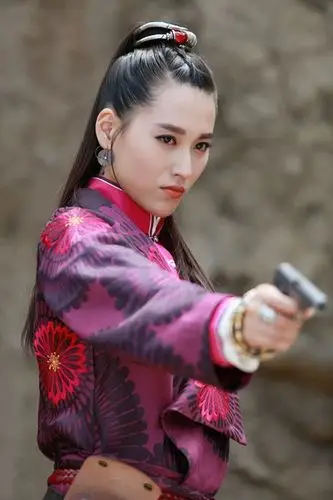 宁丹琳《生死连》演女汉子 霸气妩媚集于一身