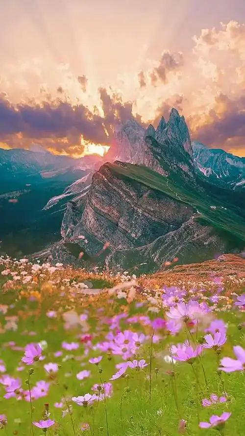 大自然的唯美山峰景色