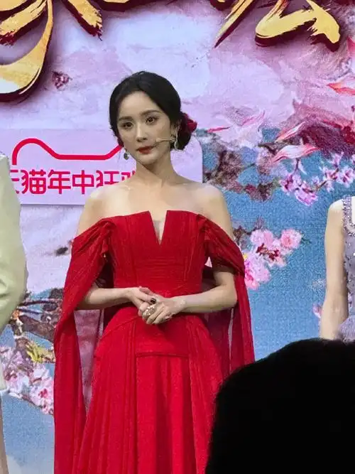 纯生图.无任何滤镜  #杨幂涂山红红穿红