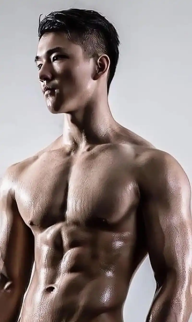 帅哥图片.#肌肉男 #人鱼线 #身材很哇塞 - 抖音