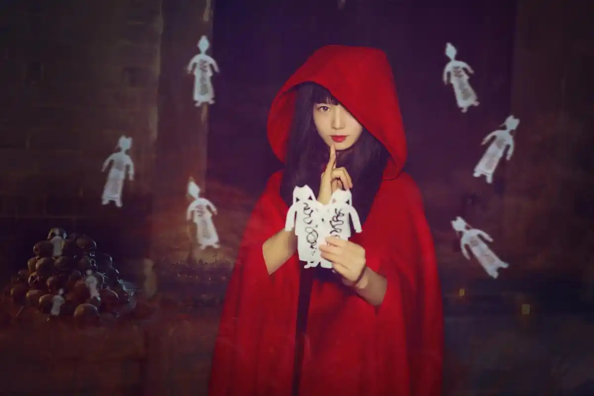 世界上真的有灵异吗?自驾游!遇见的红衣女子!