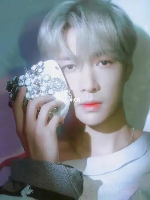 张艺兴新专辑《西》