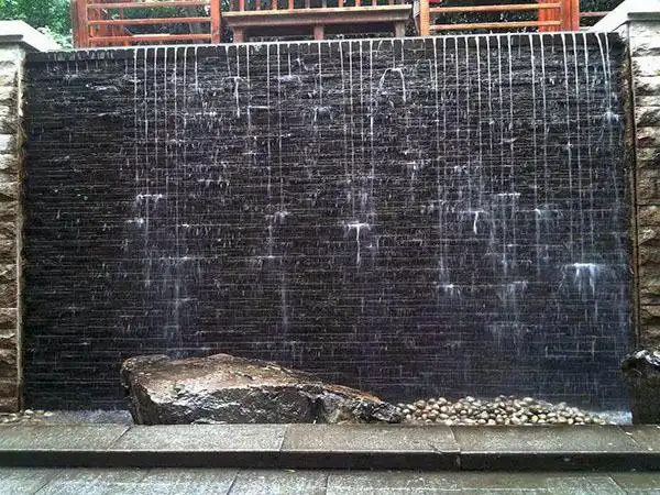 水幕墙制作方法一个水幕墙要多少钱怎样把水幕墙均匀出水