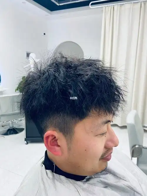 男士钢夹烫发,基本不用打理,吹干就有型,而且只需1个小时就能烫#龙泉