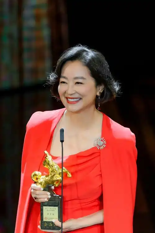 少年的样子 的想法: 林青霞获终身成就奖,年轻时候盛世美颜 |  a