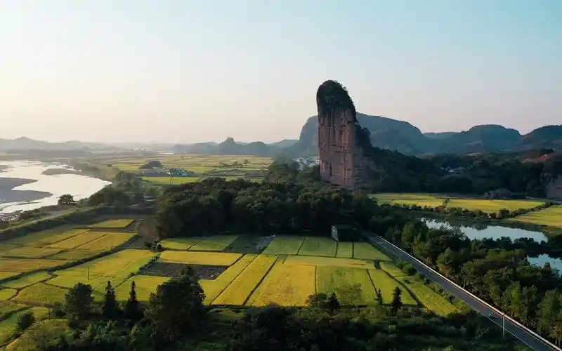 龙虎山绝景之金枪峰,一柱擎天,威猛无比,斗破苍穹
