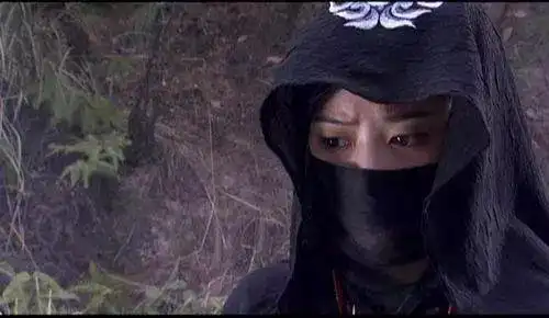 女星穿黑衣古装蒙面,蒋欣像个侠客,赵丽颖又美又神秘!