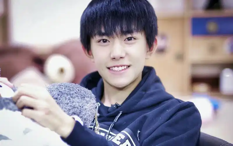 易烊千玺舞蹈solo《dark times》