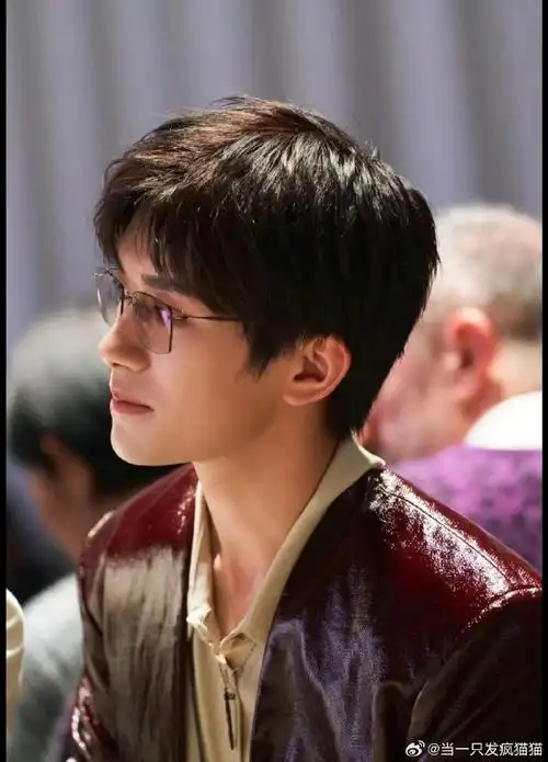 gq官宣易烊千玺