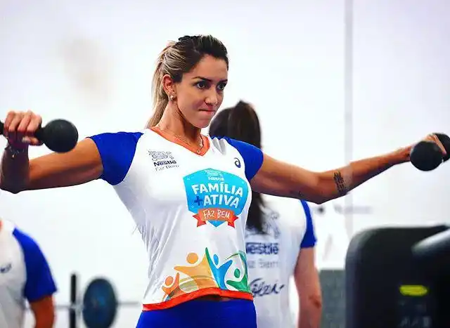 巴西排球女神,身高1米96的肌肉女,真乃巾帼不让须眉