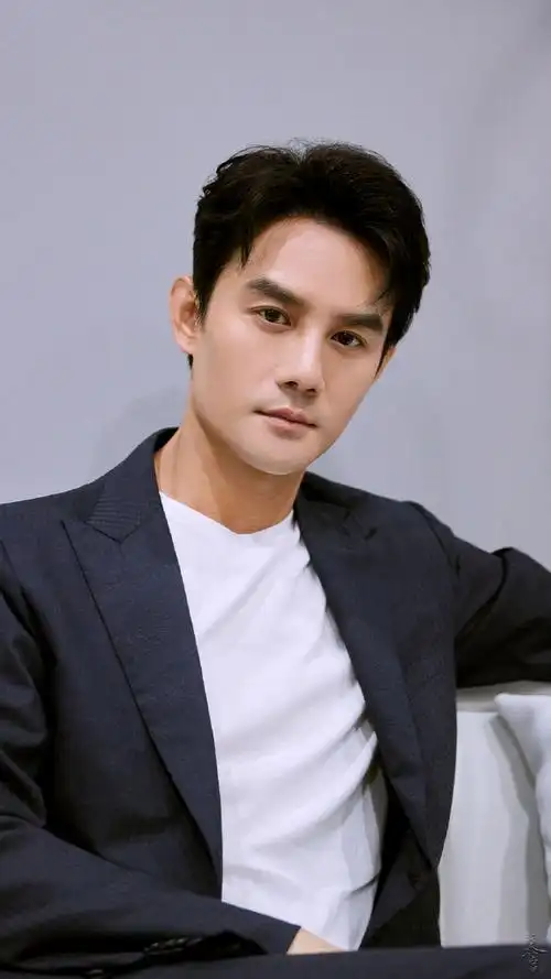 王凯大江大河3##王凯车展生图#极狐上海车展原图壁纸@王凯kkw