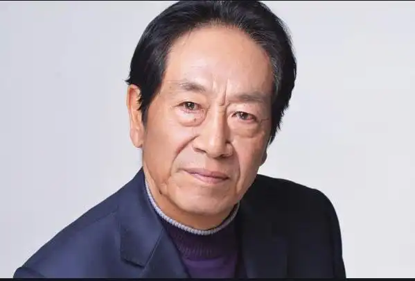 73岁老戏骨娶36岁女星,二人同框似祖孙,生二子被赞老当益壮