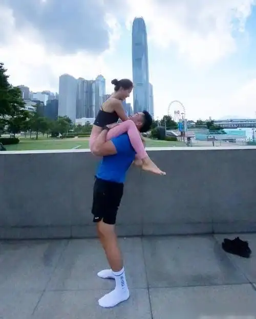 港姐前男友跳楼轻生女方曾被曝劈腿男友警告反被称恐怖情人