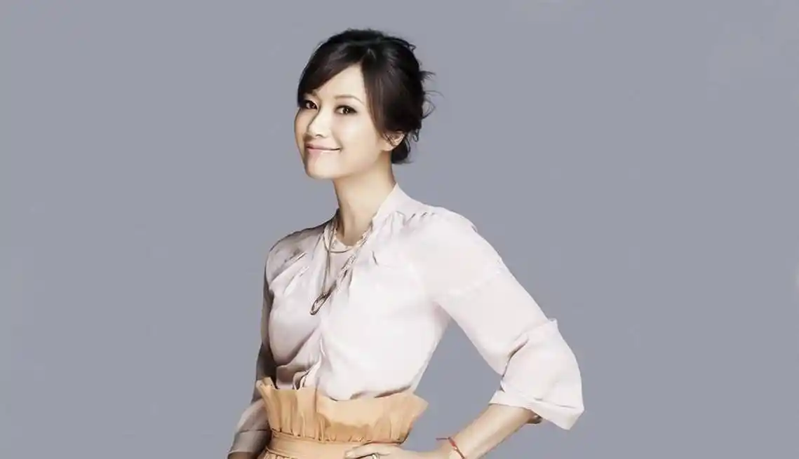 徐静蕾:睡遍京圈大佬,掌握最好的资源,她的资本之路过于平坦_王朔