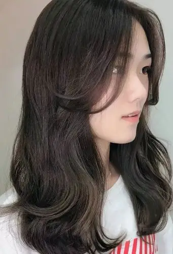 女生甜美云朵烫头发大全