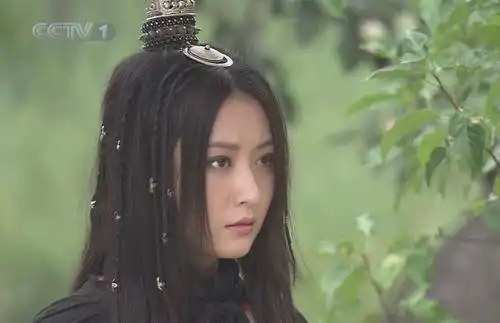 白冰在《神话》电视剧里扮演玉漱,从图安公主到大秦丽妃,玉漱总共有9