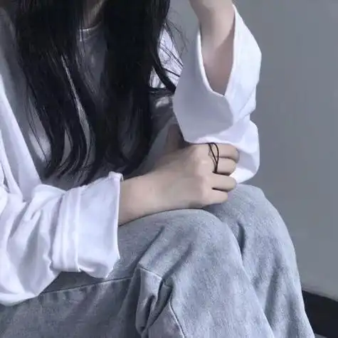 女生头像不露脸半身照