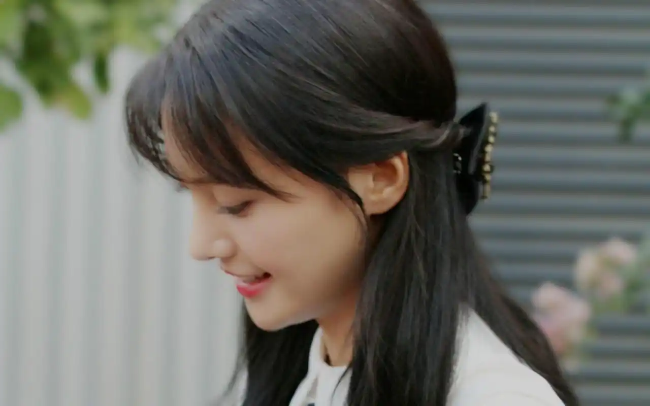 郑爽父亲发文怒怼谣言爽妹子怒冲高速应急路是在拍戏