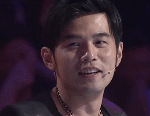 周杰伦gif 中国好声音gif 导师gif 真人秀gif 摇头晃脑gif