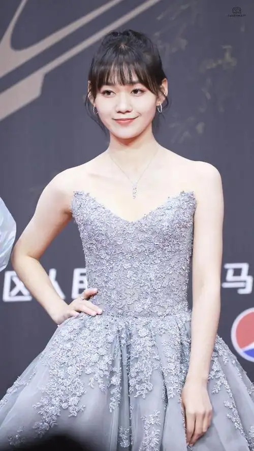 段奥娟 星光大赏礼服照,荒野大片(加饭拍)