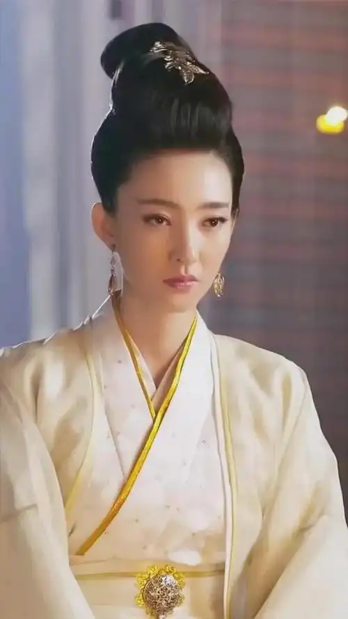 王丽坤陪伴同居8年他却与4个月的新欢奉子成婚一辈子无法原谅