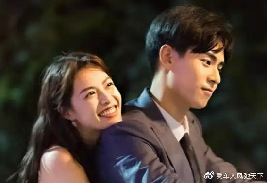 搭档的是人气男神胡一天,当然钟楚曦的演技和实力也是跟她的资源相对