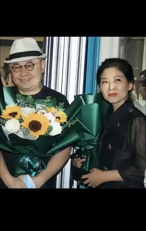 我从不追星,但只要刀郎开演唱会!无论国内任一城市,必到现场! - 抖音