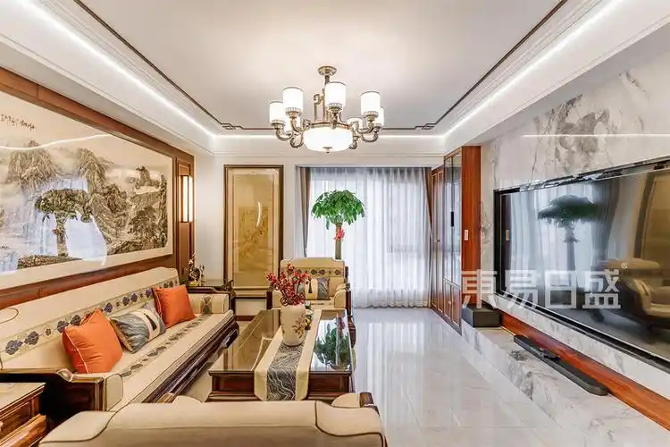 弘泽城130平米三室二厅中式装修实景图