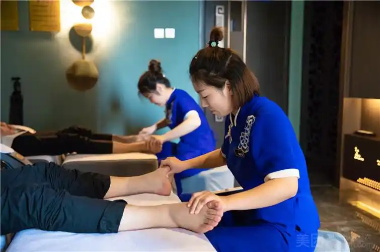 镇店之宝高级足疗按摩100分钟