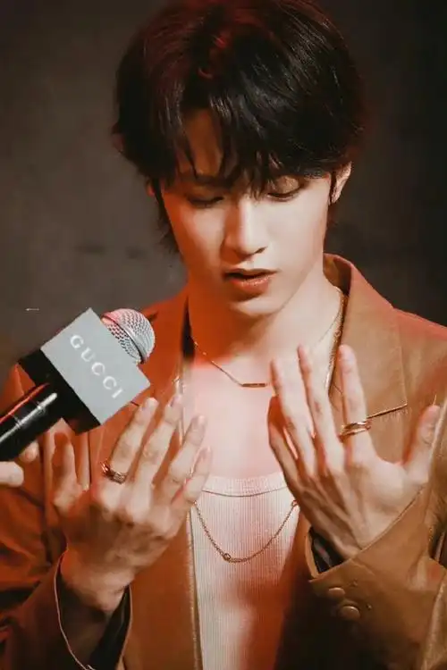 刘耀文 手部护理