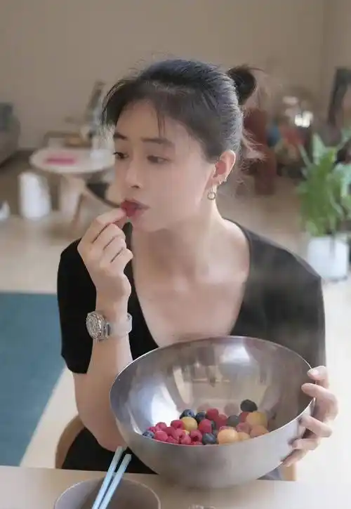 《甄嬛传》播出11年,孙俪唐艺昕家庭美满,徐璐谭松韵美出圈_姐姐_生活