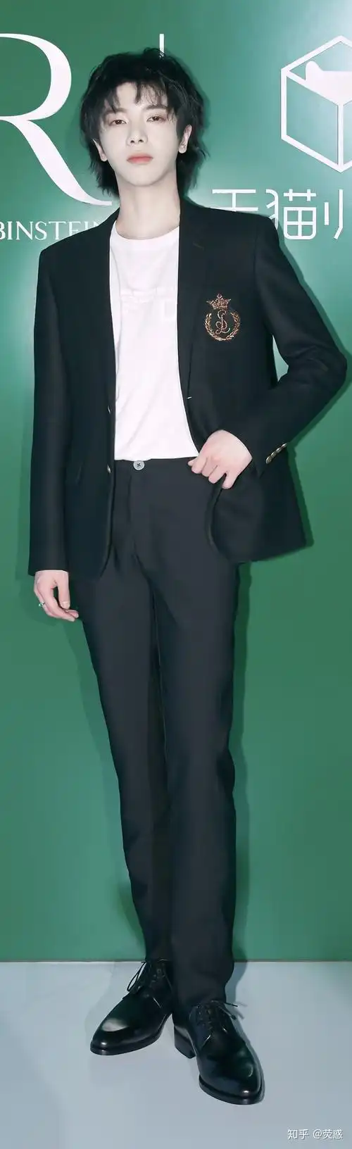 华晨宇的全身照啊啊啊啊啊啊啊啊啊啊求求各位黑煤球球了 ? - 知乎