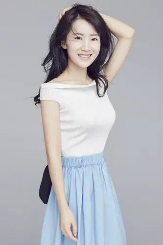 李念衬衫蓝裙搭配少女感爆棚