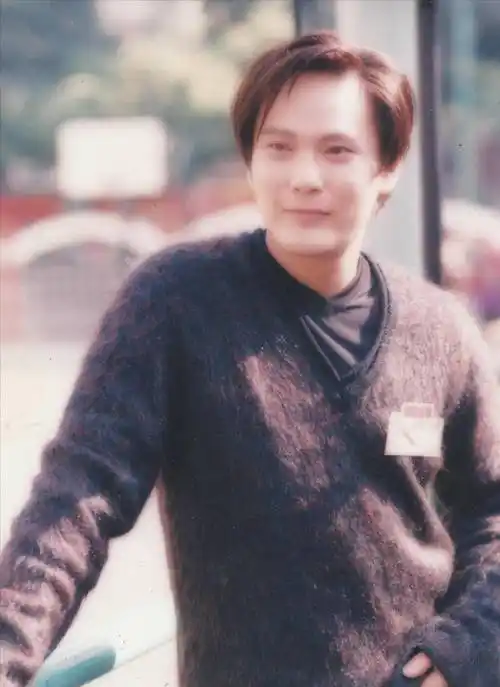 28年前,那个唱"爱如潮水"的张信哲,怎么突然不"红"了?_音乐_公司_比赛