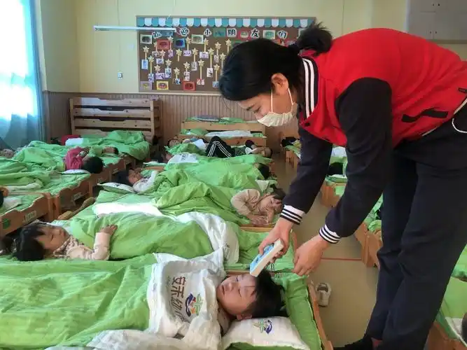 最美不止于初见——安禾幼儿园小二班温馨"满月记"