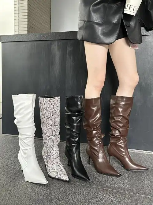 欧美尖头褶皱高筒长靴女2023秋季细跟蛇纹堆堆靴高跟不过膝长筒靴