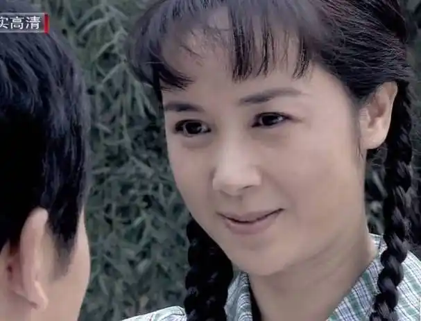 朋友们,《金婚》这部戏的时候,蒋雯丽已经快40岁了.