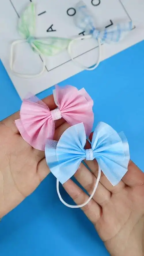 手工制作#今天再用口罩做个蝴蝶结发绳,学起来-度小视