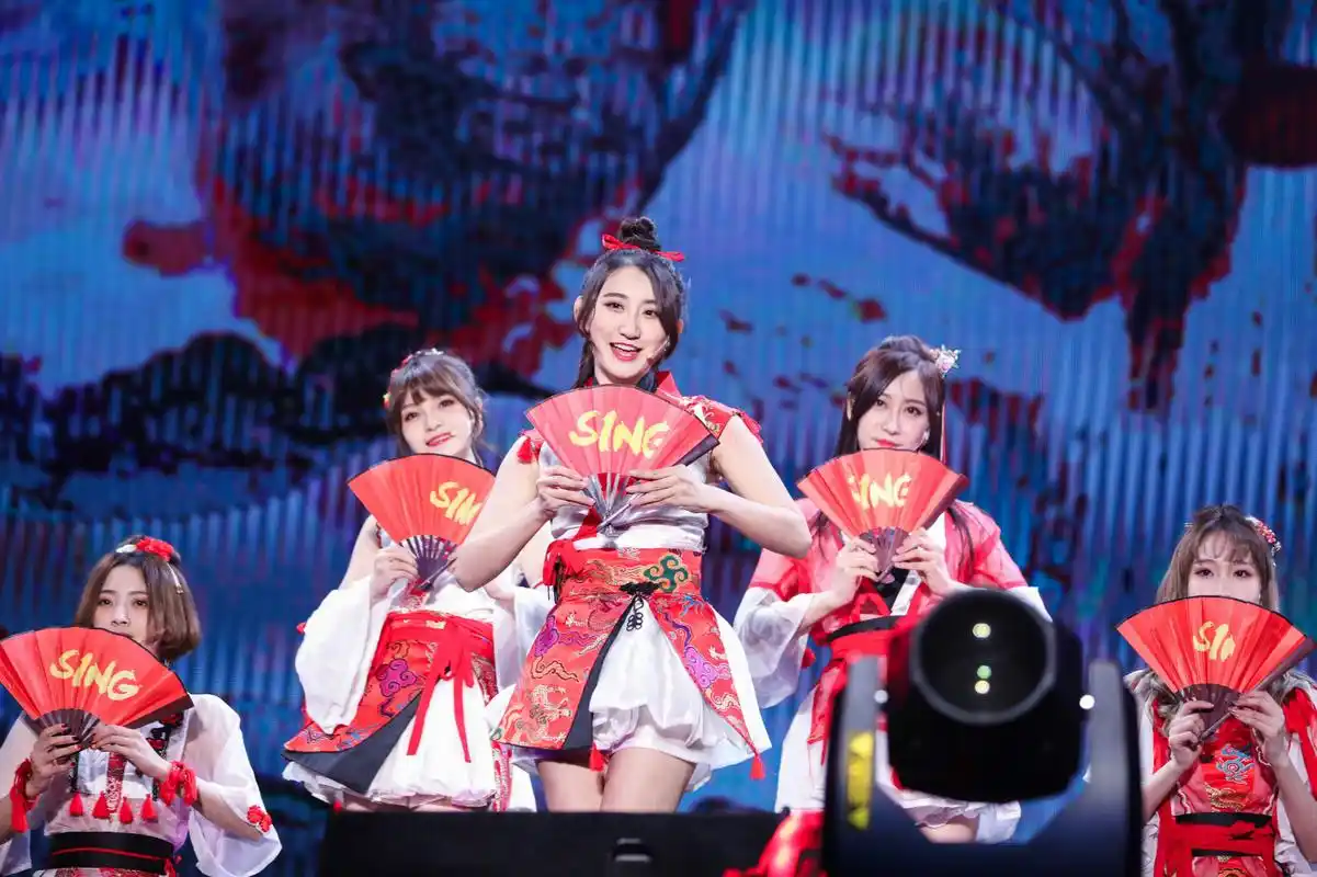 劳模上线!sing女团再现aif偶像嘉年华盛典