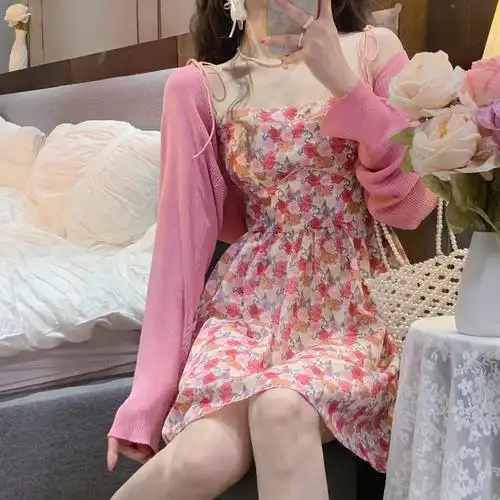 粉色吊带连衣裙针织