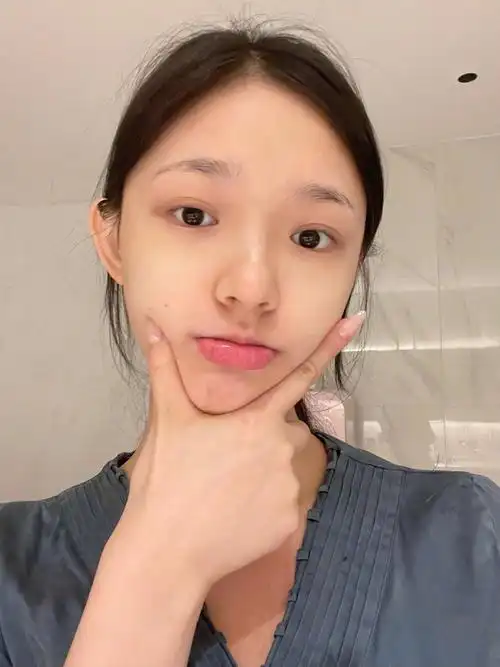 女明星跟普通人有壁,就连素颜也让人惊艳,景甜更是连毛孔都没有_皮肤