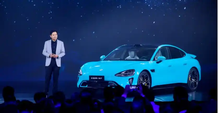 "咣当",小米su7迎来全国首撞!_雷军_事故_上市