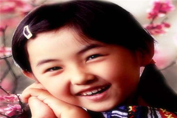 张子枫童年照超可爱女友从小美到大是种什么体验