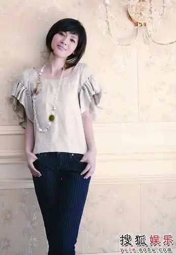 组图:褪去军旅戏的束缚 童蕾回归本色演绎时尚