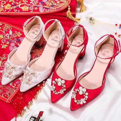 红色婚鞋女夏季粗跟绑带新娘鞋高跟低跟凉鞋结婚鞋秀禾婚纱伴娘鞋