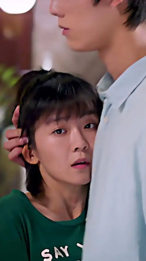 邓超元重现单手抱宋伊人太甜了, 邓超元最后那个一手把我整蒙了