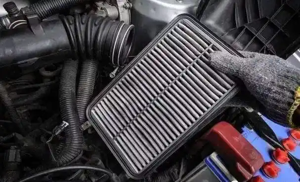 汽车空气滤芯多久更换一次吹吹是否能清理干净空气滤芯