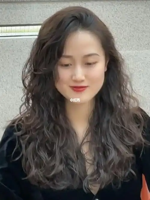 魅力无限的碎发卷