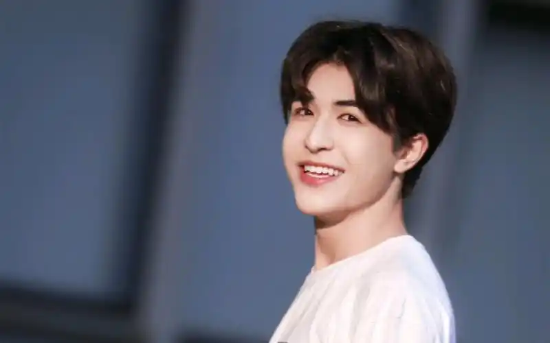 去年的这个时候 有幸与尹浩宇相遇