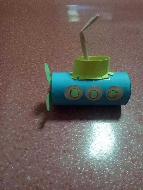 北宅幼儿园中班手工制作活动《好玩的纸筒》